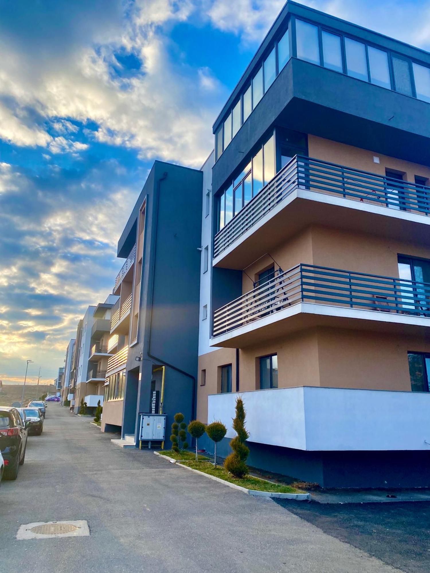 Апартаменты Garsoniera Trivale City Питешти Экстерьер фото